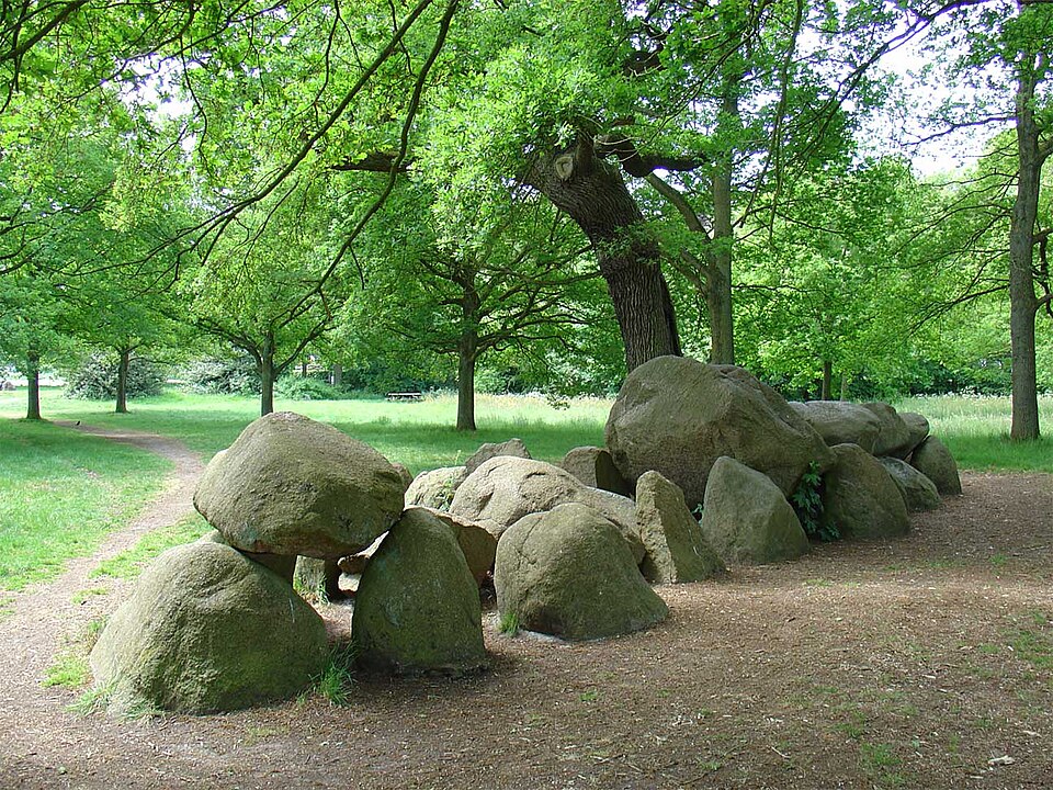 Hunebed D17, in 1847 te koop aangeboden