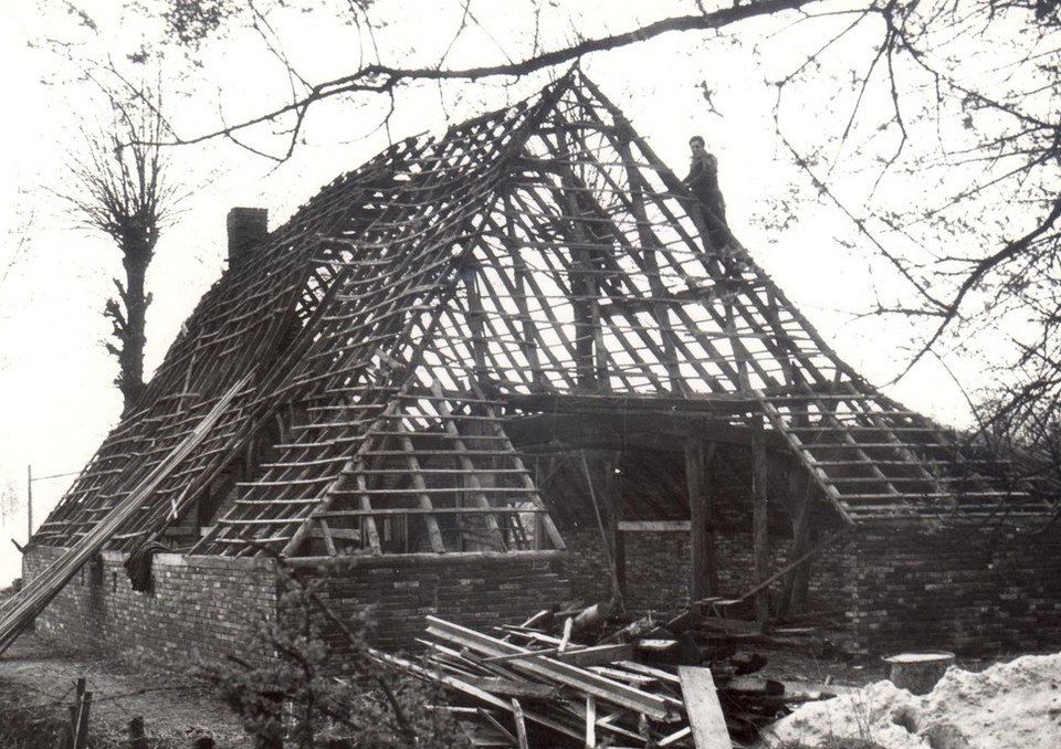 Restauratie van het dak, 28 april 1959.