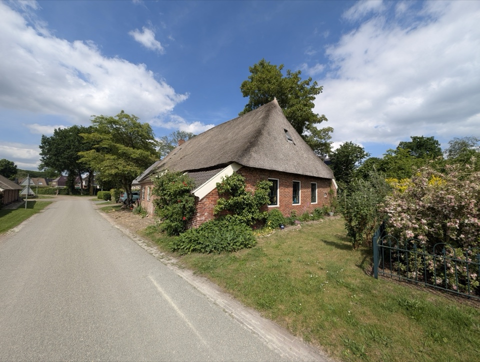 Boerderij aan de Kloosterstraat in Eext, bewoond sinds 1672.